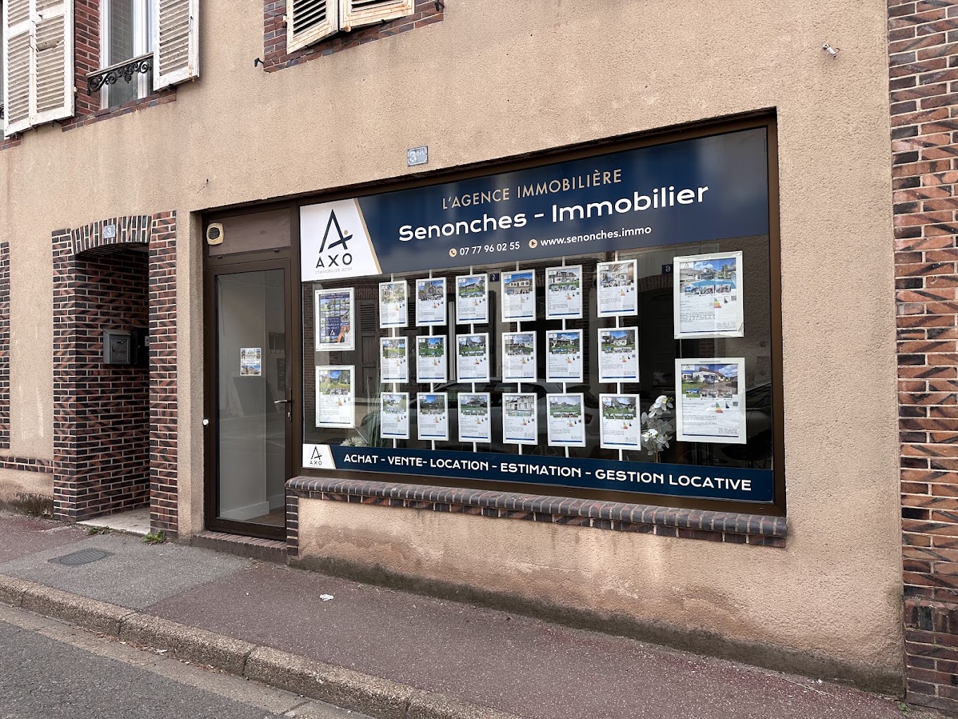 Devanture de l'agence Senonches Immobilier