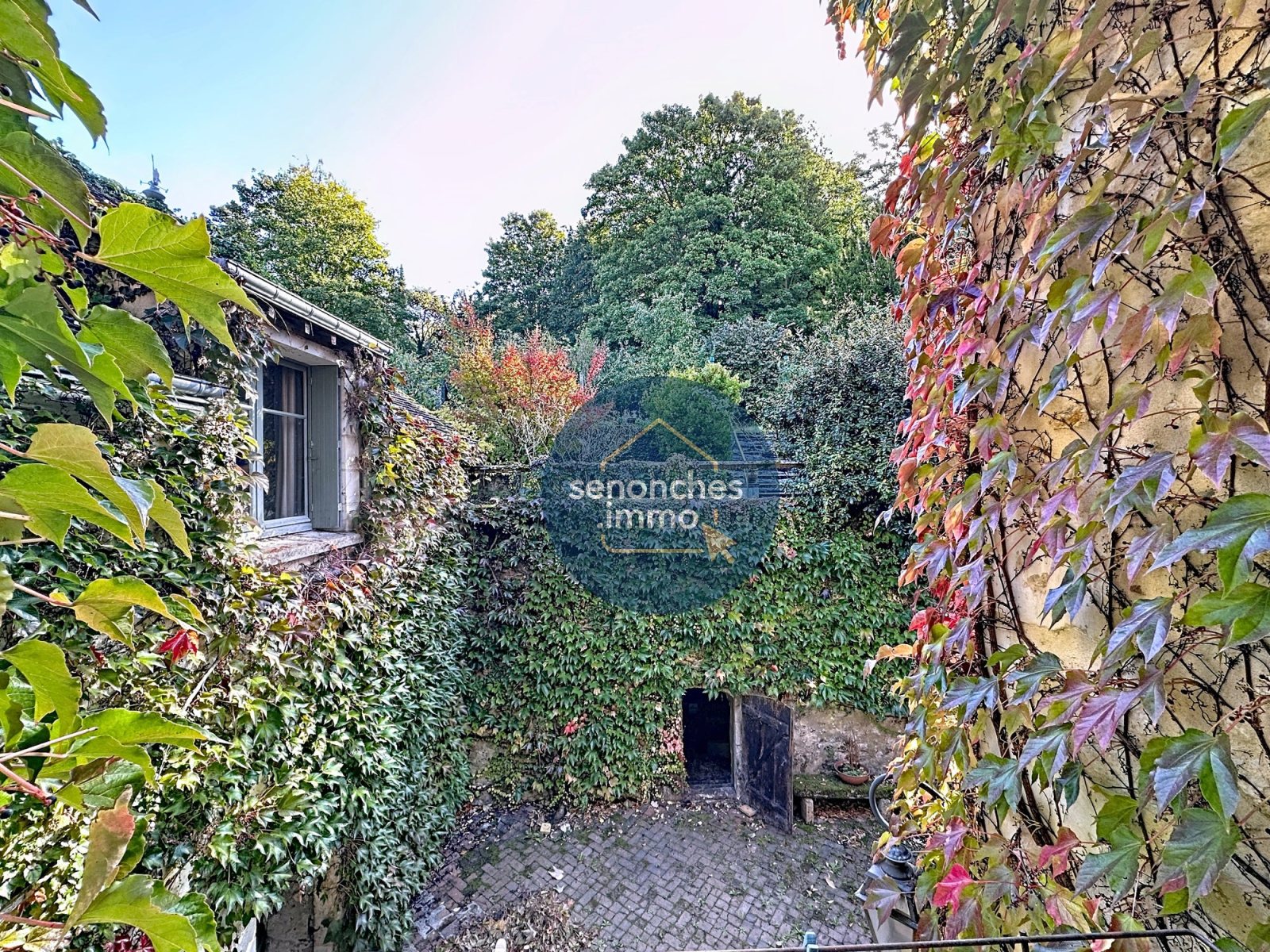 Maison bourgeoise de caractère avec jardin et dépendances à Nogent-le-Rotrou centre à (28250) – photo 5