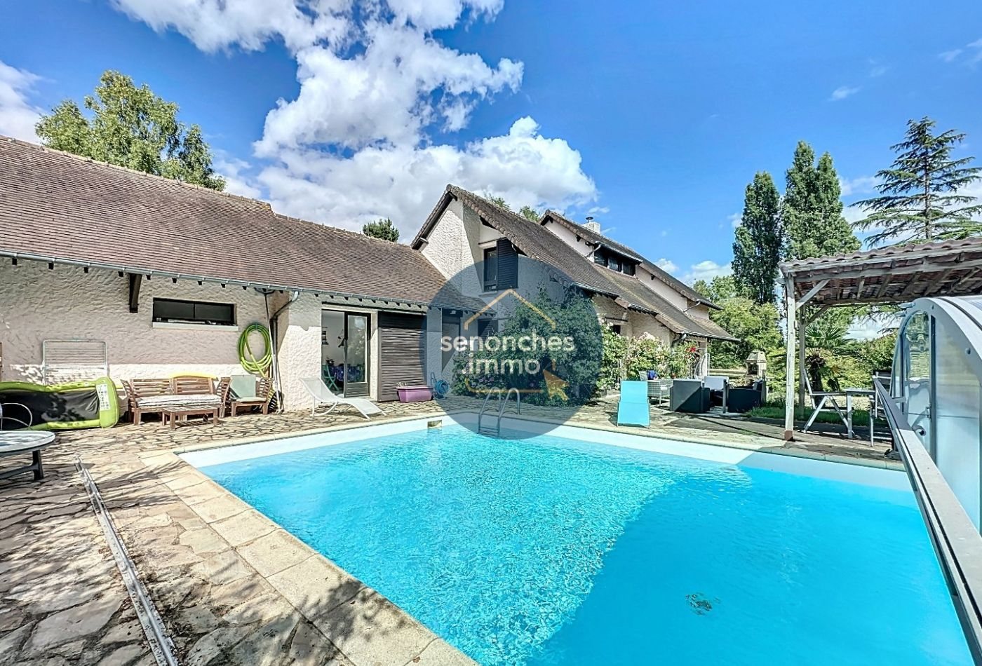 Nouveauté à Saint-Éliph : villa d'architecte avec piscine sur 9592 m² de terrain