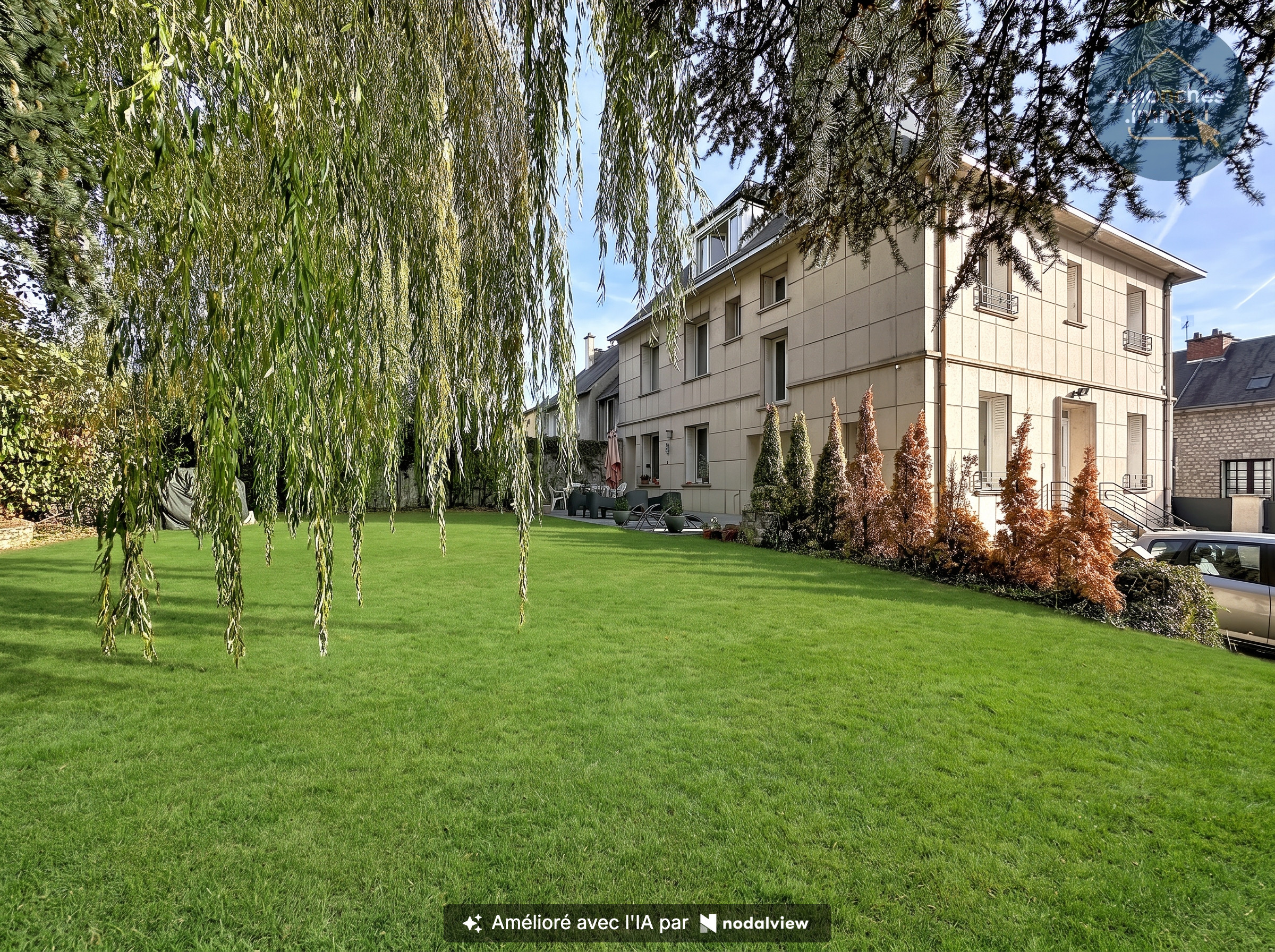 Maison Bourgeoise de 295 m² et 954 m² de terrain entièrement rénovée à La Loupe – La Loupe
