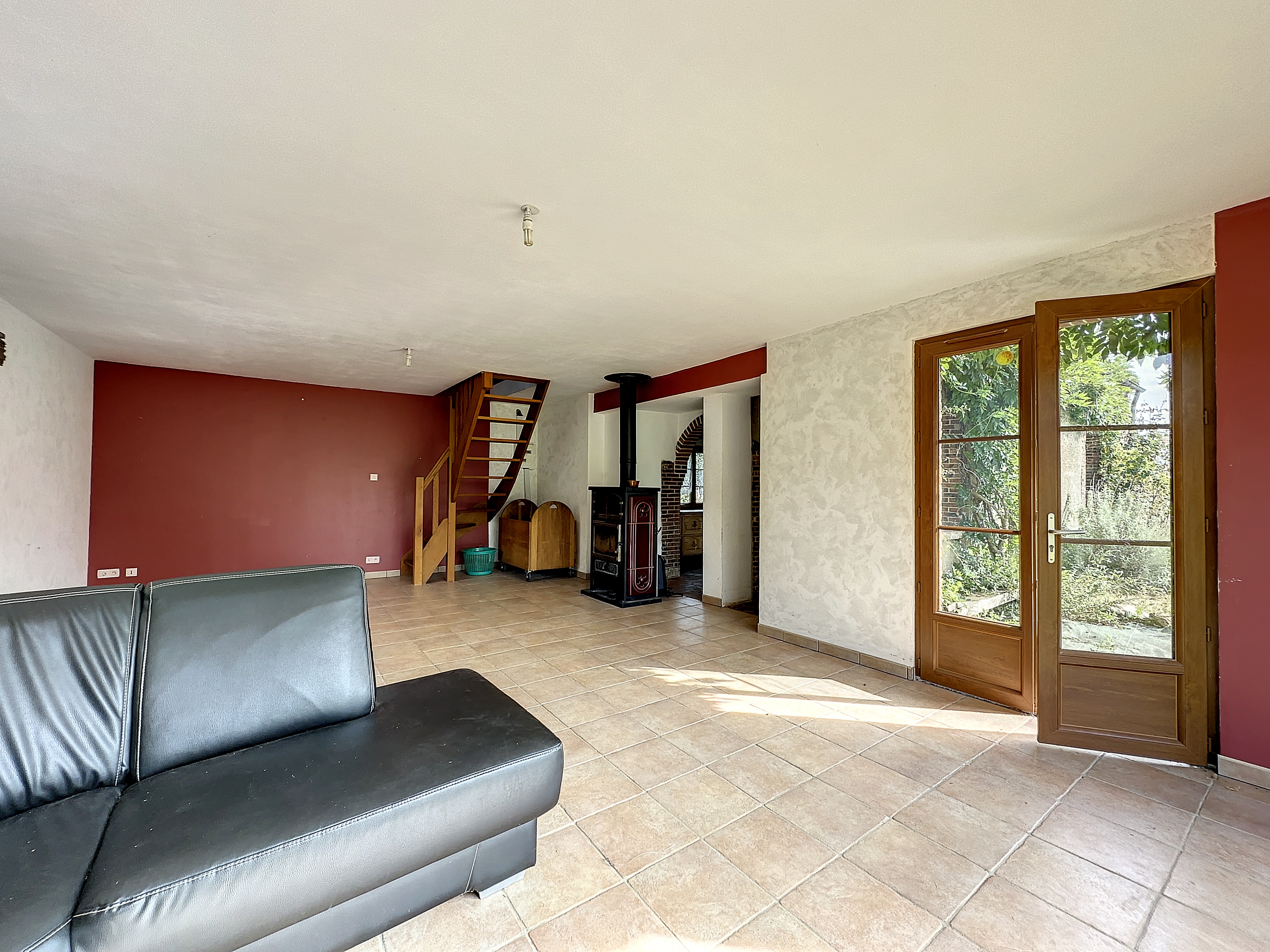LONGERE RENOVEE DE 144 m² - 4 CHAMBRES - TERRAIN CLOS DE 7060 m² à La Puisaye (28250) – photo 2